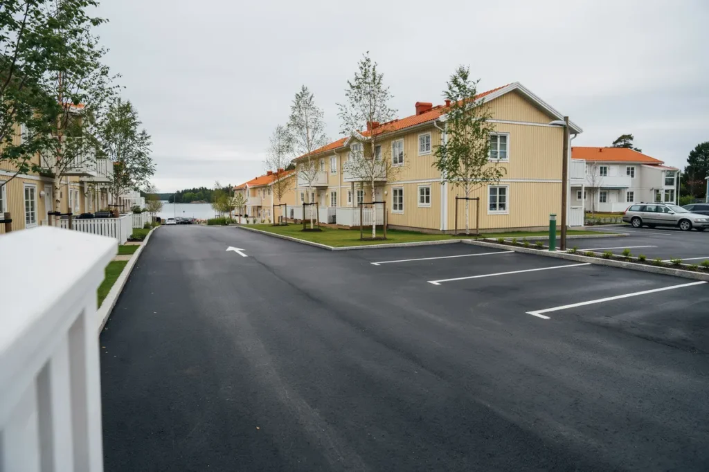 asfaltering av parkeringsyta och k rstr k vid bostadsr ttsf rening i vendels