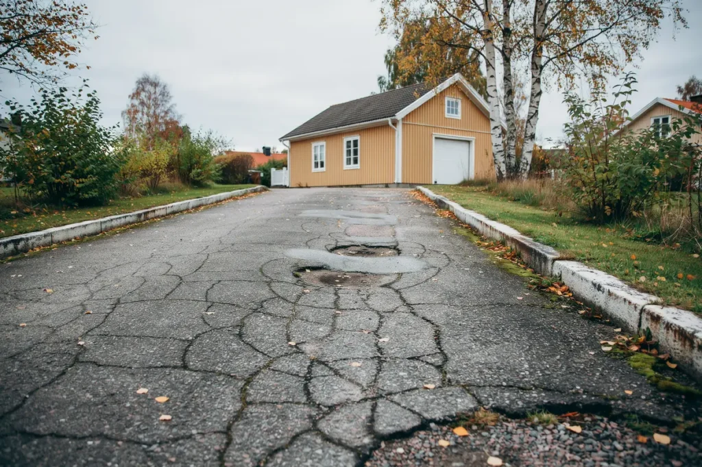 n r r det dags att byta ut asfaltuppfarten tecken villa gare b r k nna till