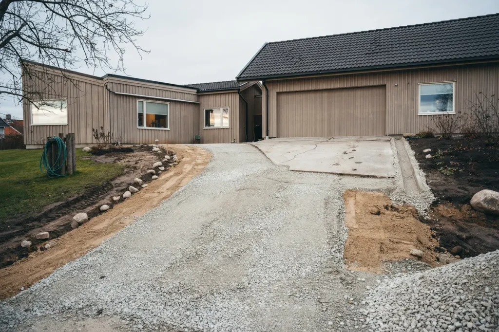 schaktarbeten f re asfaltering av garageuppfarten vad viktigt att t nka p